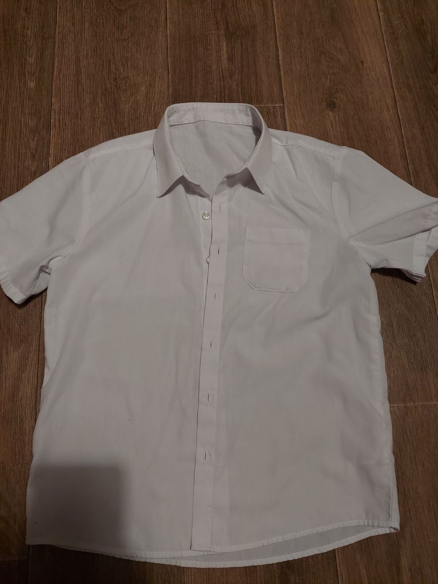 Рубашки с коротким рукавом школьнику 8-9-10лет