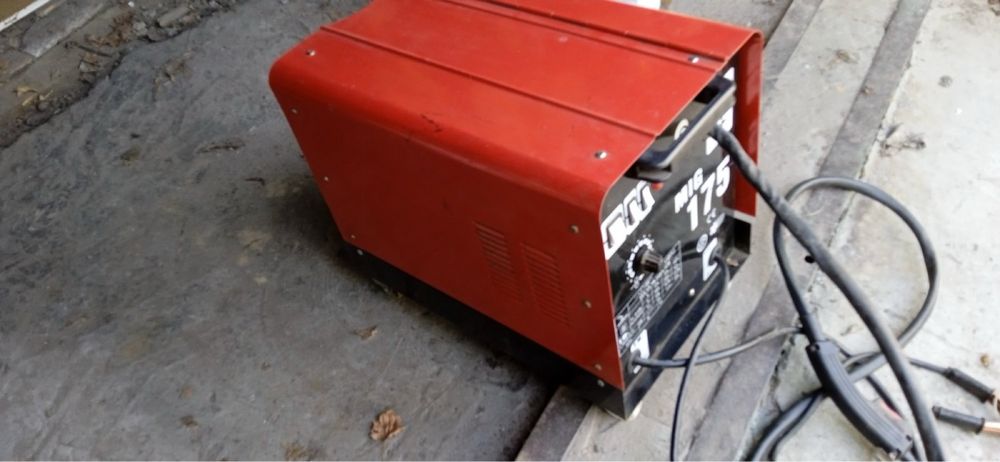 Зварювальний напівавтомат з проводокою