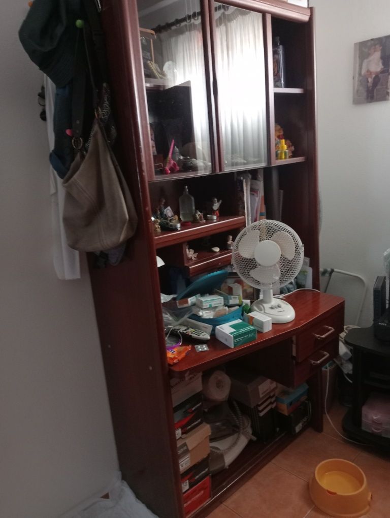 Quarto com cama de gaveta