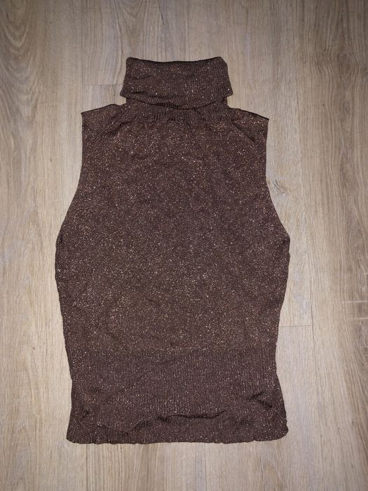 Безрукавка , жилетка , гольф без рукавів , топ