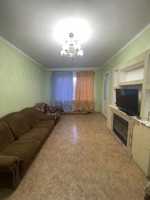 Продається 3 кімнатна квартира на Карачунах біля АТБ