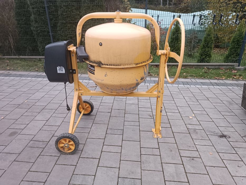 Betoniarka  200 litrów  jak nowa - włącznik do wymiany