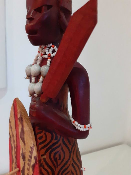 Figuras africanas artesanais