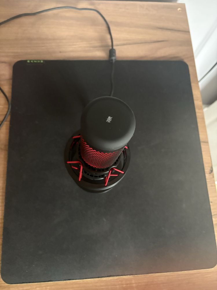 Mikorofn hyperx quadcast