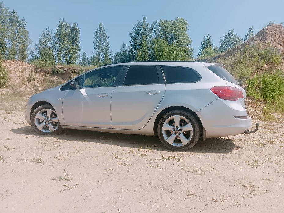 Опель Астра j.2011рік