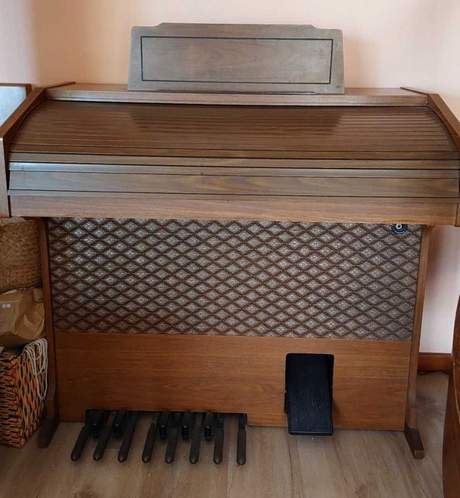 Órgão vintage Beltone Excellent K300 – 100% funcional