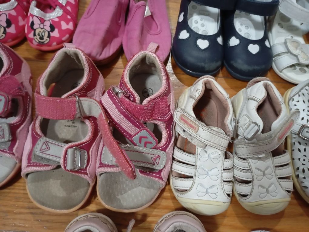 Sapatinhos menina dos 0 aos 22 tudo 8 euros