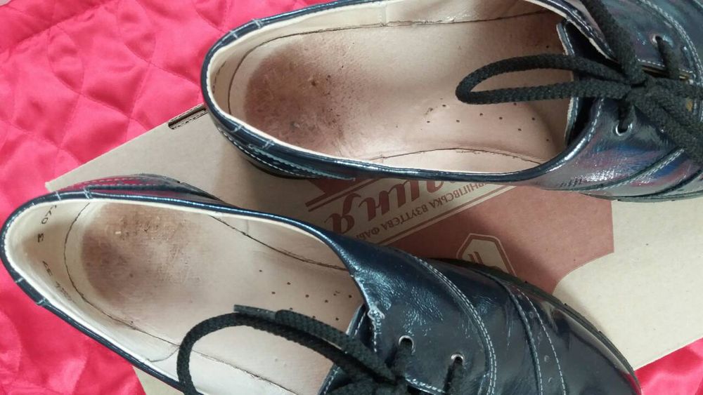 женские туфли темно- синего цвета