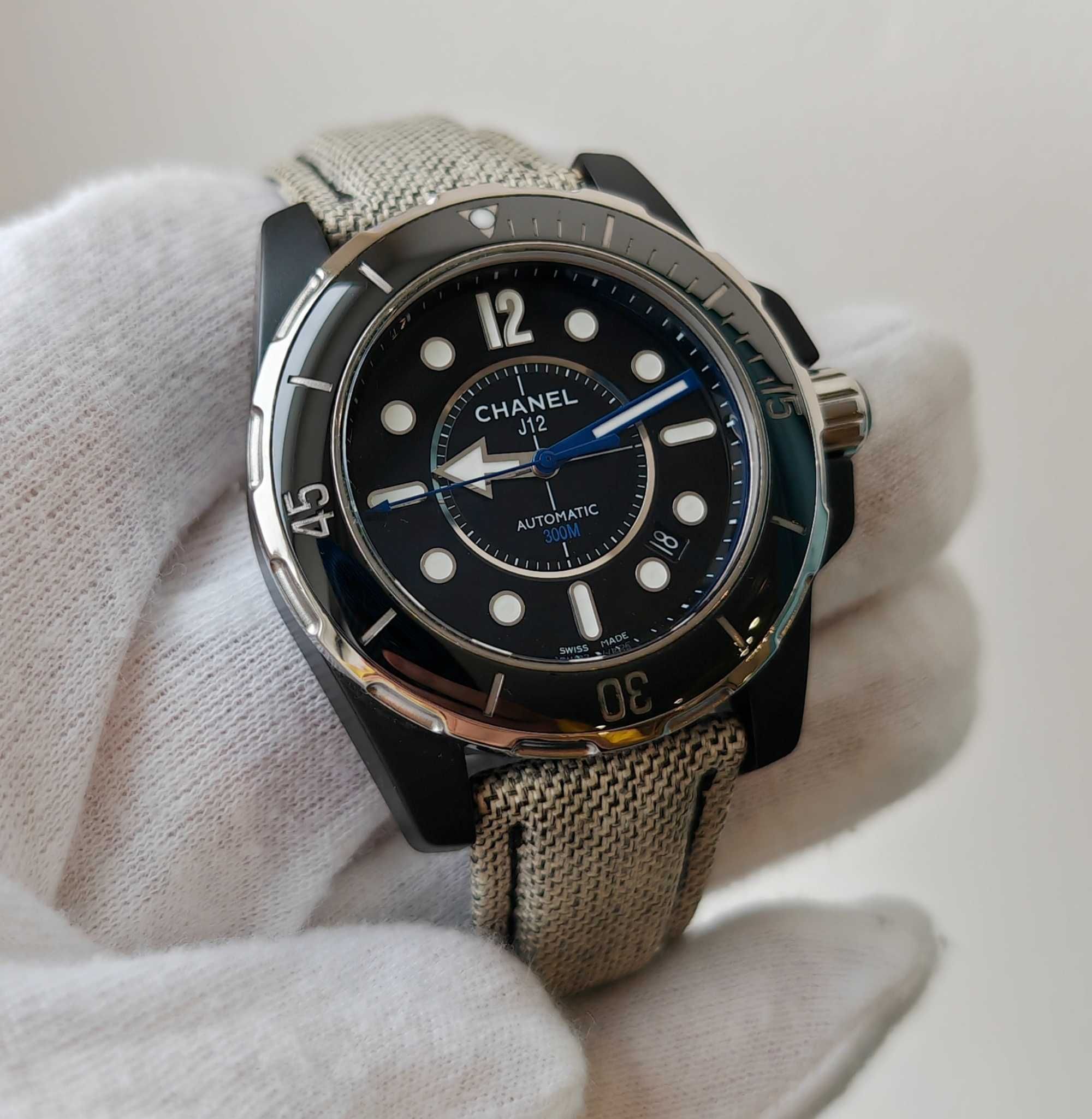 Чоловічий годинник CHANEL J12 Marine 300m 42mm H2558 Black Automatic