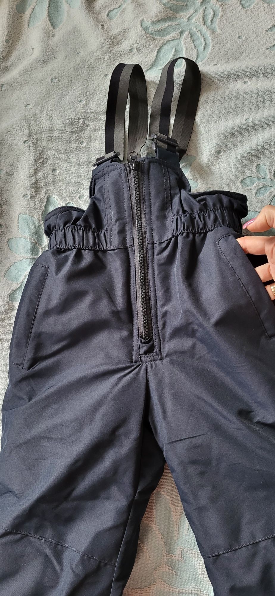 Продам дитячі зимові штани-комбінезон на 5 рочків (110см по бірці)