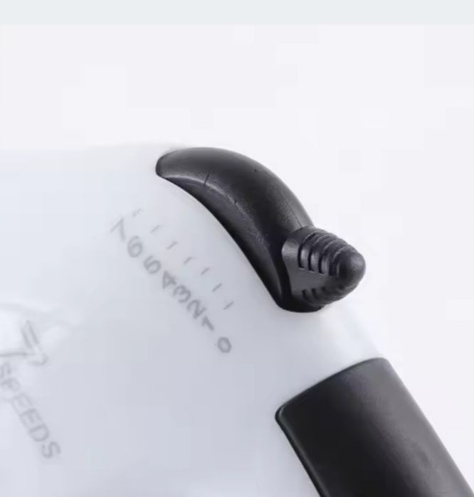 Mikser  Ręczny  Kuchenny 7 Prędkości + 4 Końcówki  180w