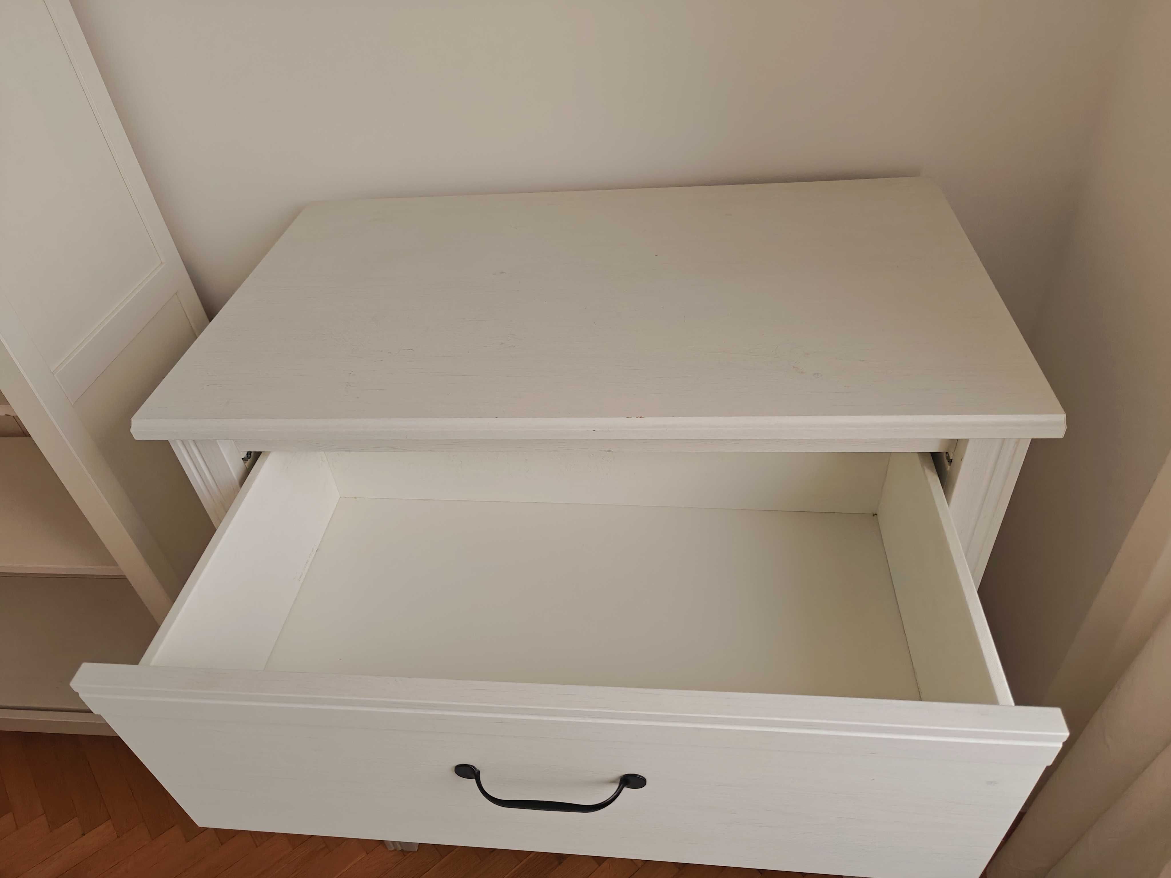 Biała komoda, komódka, Ikea Brusali