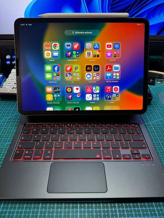 Klawiatura magnetyczna z touchpadem do iPad Pro 11 (2018–2022)
