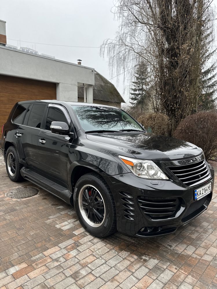 Lexus LX 570 в обвесе INVADER