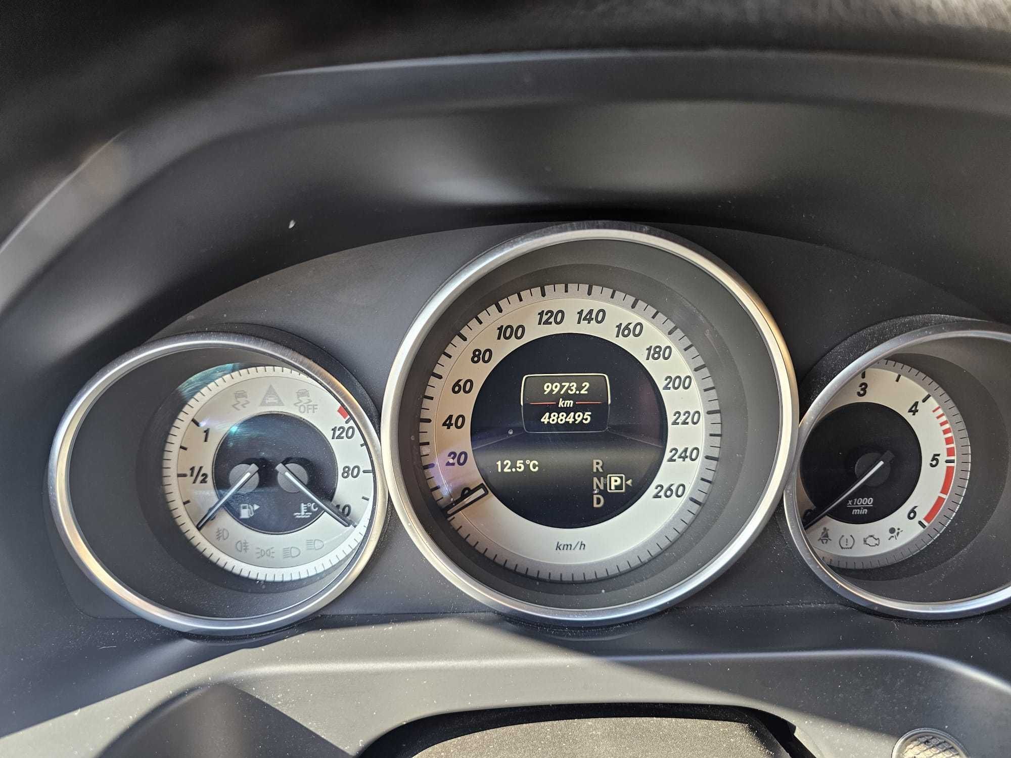 Vendo Mercedes Class E-220