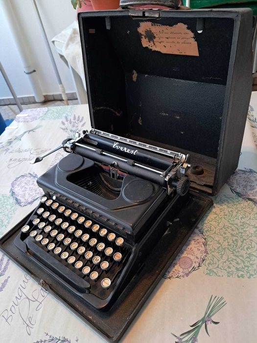 Máquina de escrever portátil Everest Mod.90 Vintage anos 50