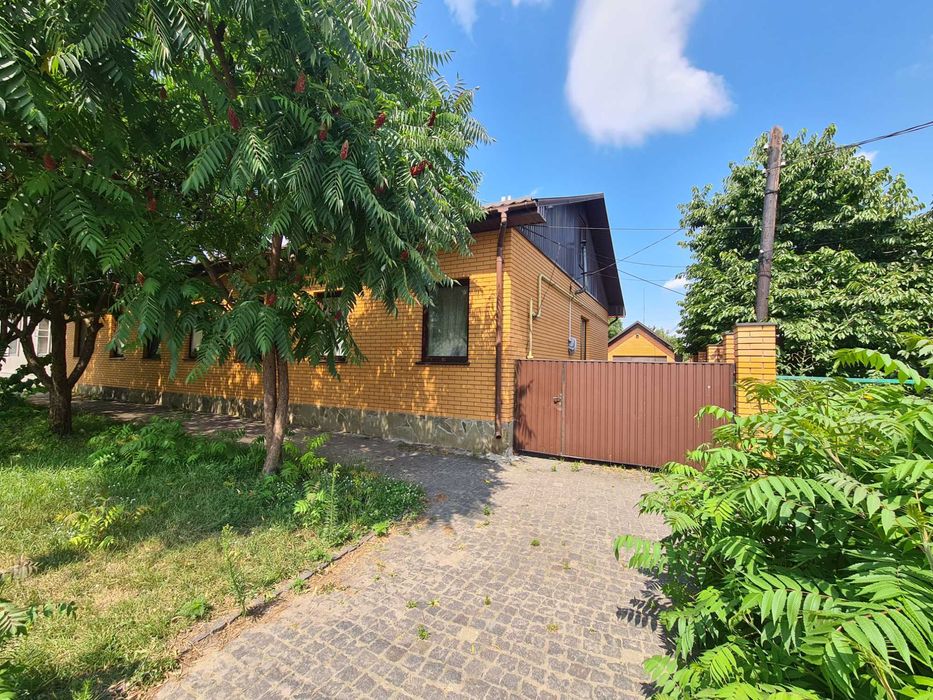 Продається частина будинку, в м. Сквира.