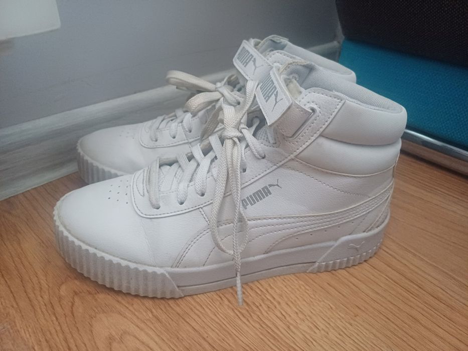 Białe buty puma za kostkę