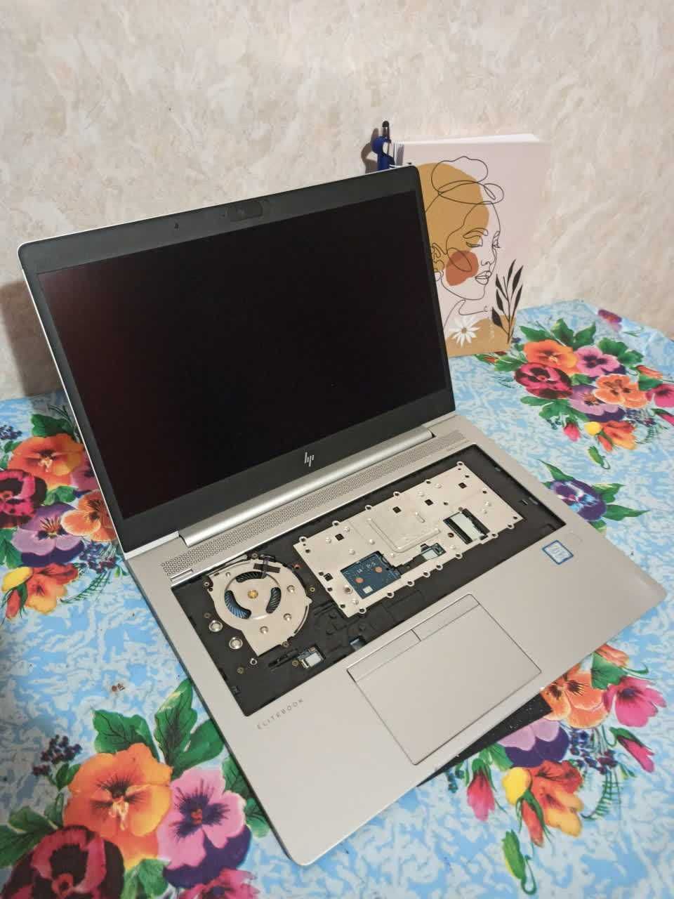 Ноутбук HP 840 G5 на деталі. Кришка матриці, матриця, корпус