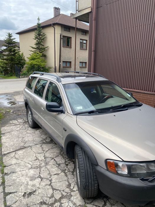 Volvo V70 XC , silnik po remoncie,  nowa skrzynia biegów , dużo nowych części.
