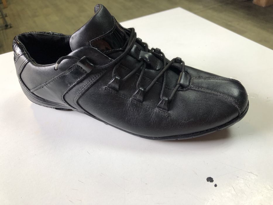 Взуття кросівки-туфлі шкіра