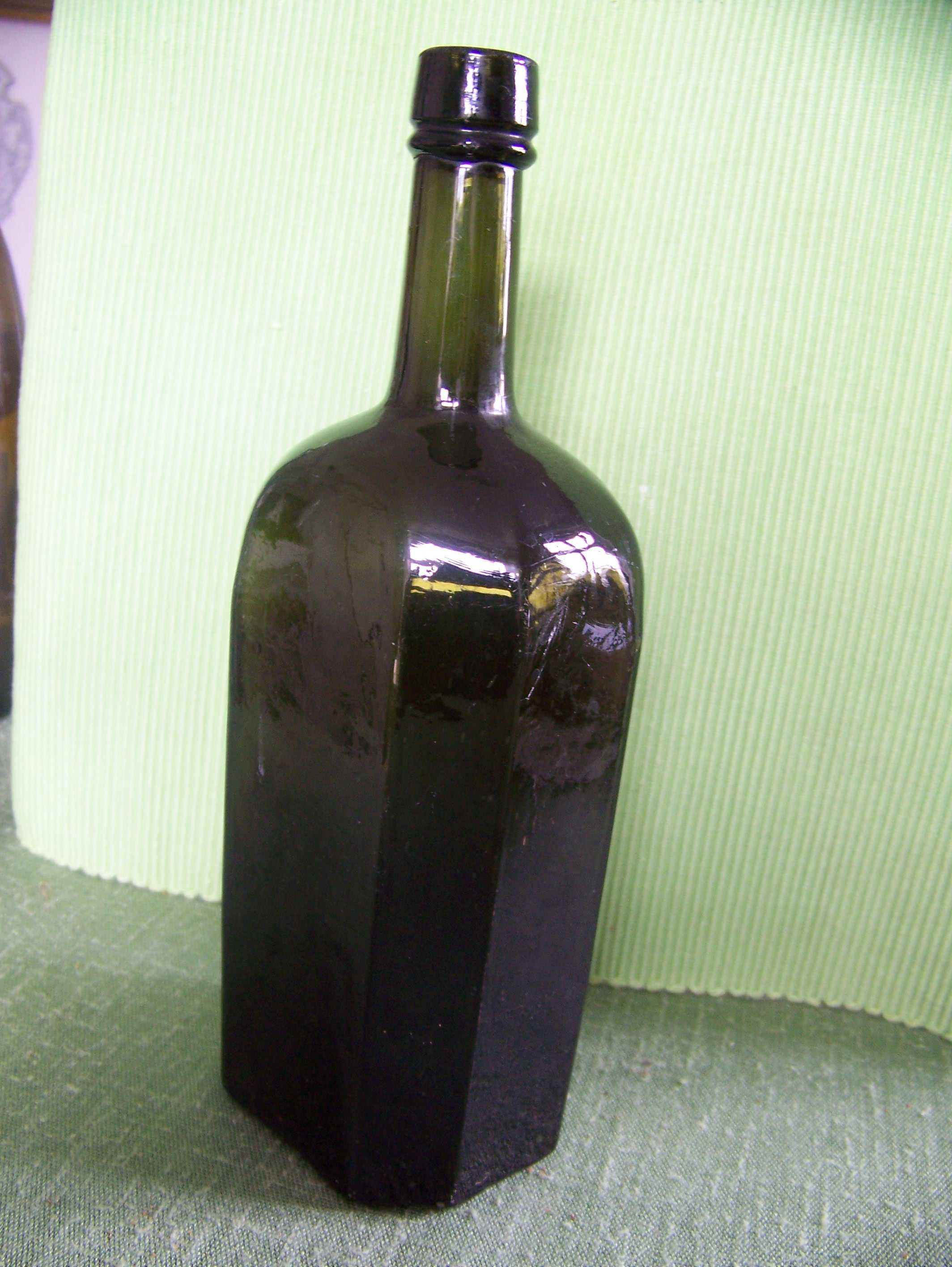 butelka ośmiokątna ze szkła: butelkowa zieleń poj. 1L