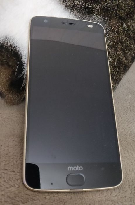 Motorola moto z2 xt1789-01 4/64Гб.