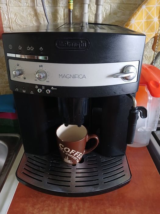 Кавомашина делонджі.