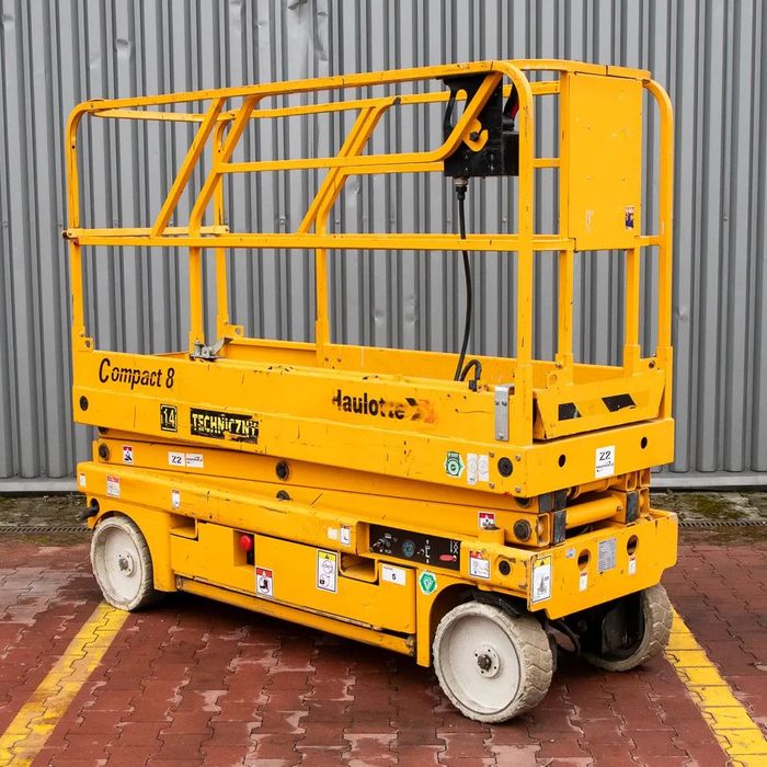 Haulotte Compact 8  Haulotte Compact 8 Podnośnik nożycowy zwyżka Haulotte Compact 8