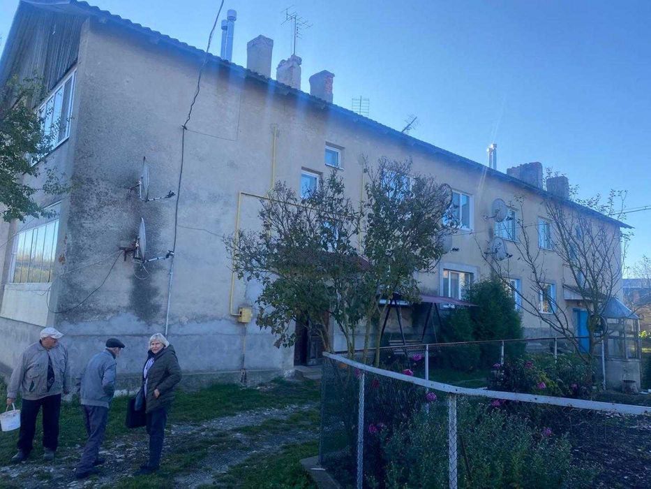 Продам 2-кімнатну квартиру в селищі Золотий Потік, Тернопільська обл.