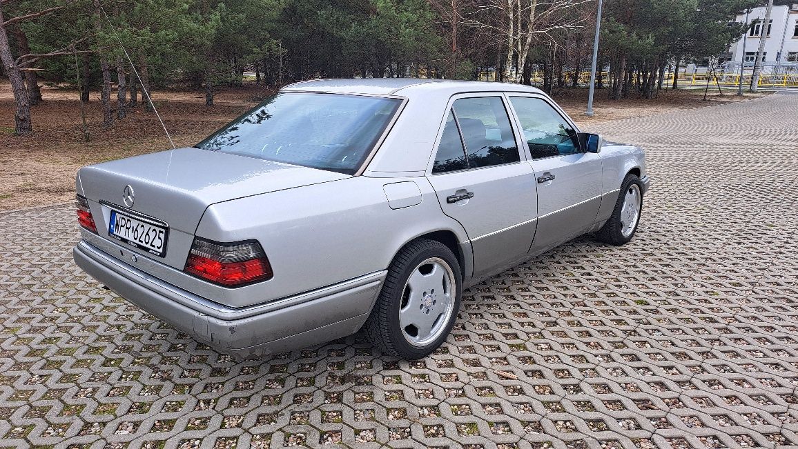 Mercedes 124 bardzo ładny