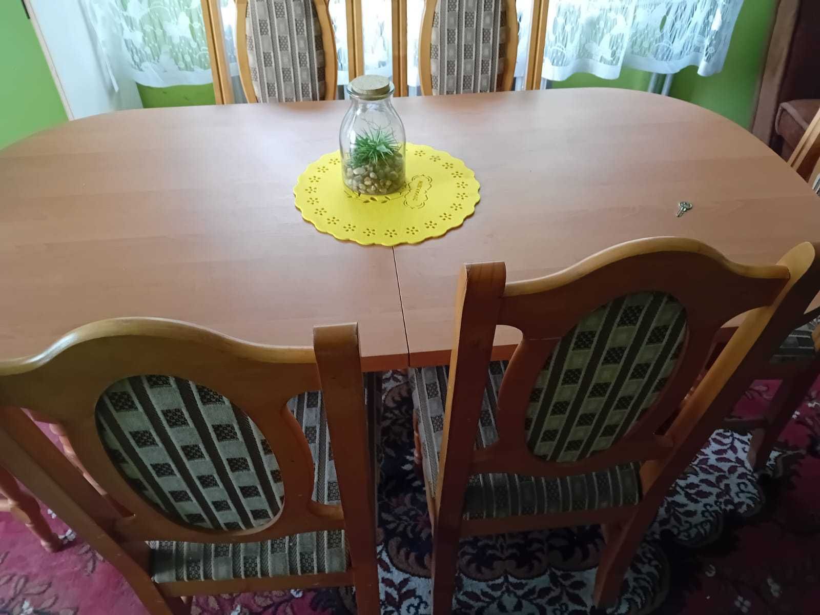 Sprzedam drewniany stół z 6 krzesłami