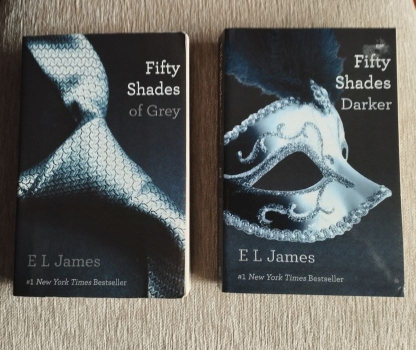 Dois livros Fifty Shades