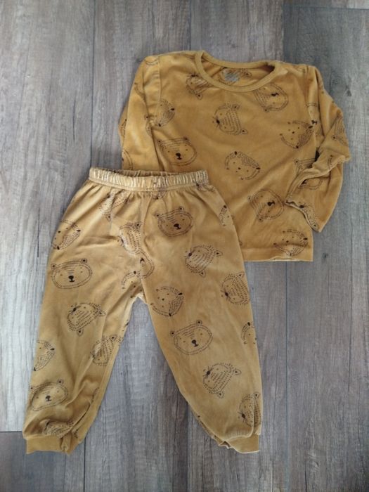 Dres welurowy dziecięcy r.92