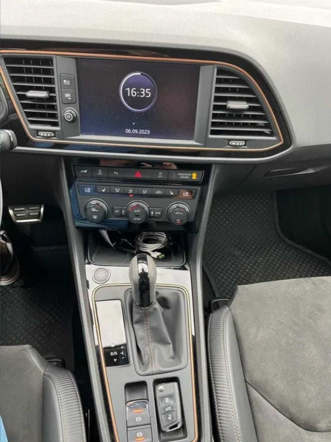 Seat Leon Cupra R Carbon Edition