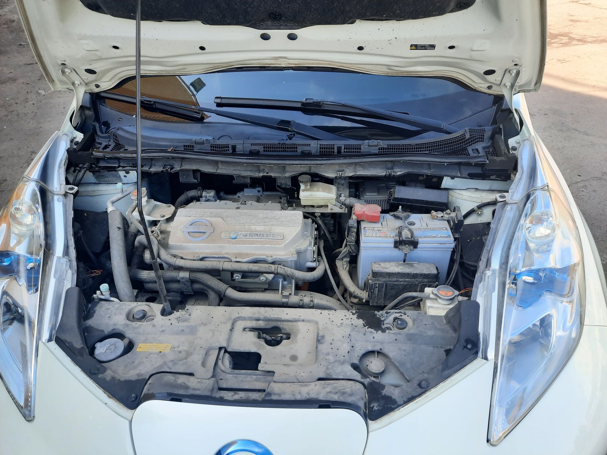 Продам Nissan Leaf