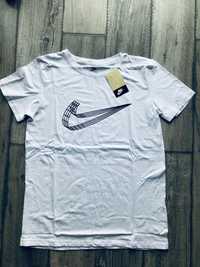 Nowy T-shirt Nike L