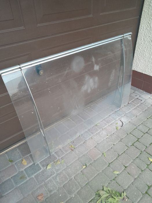 Zadaszenie nad drzwi