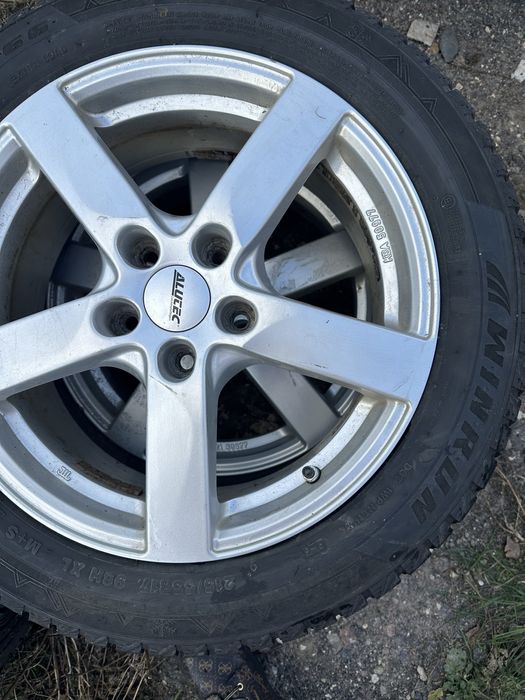 Шини зимові з дисками 215/55 R17 Winrun 7x17 ET50 5x114.3