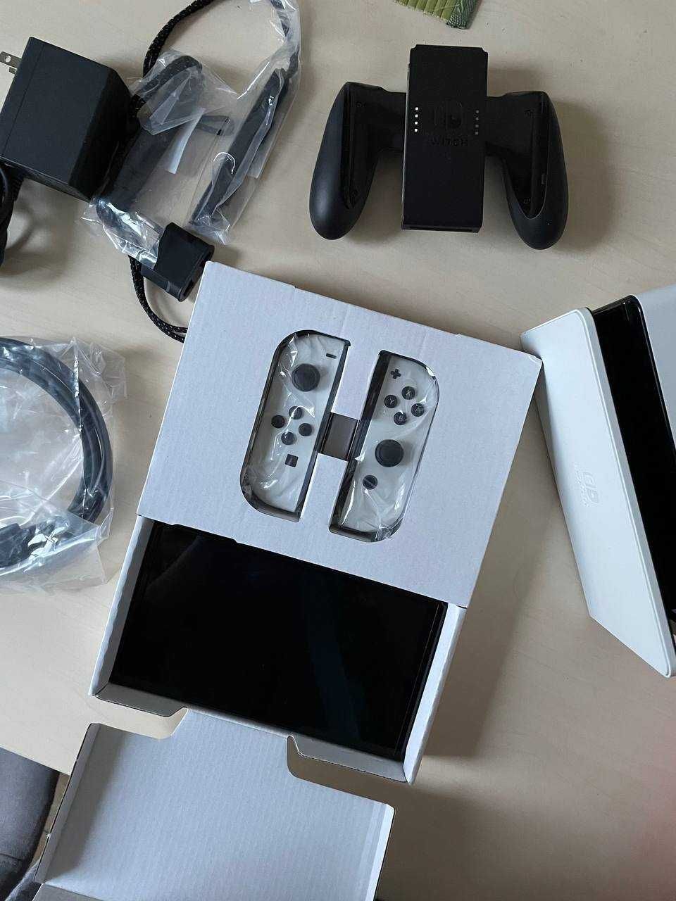 Nintendo Switch White