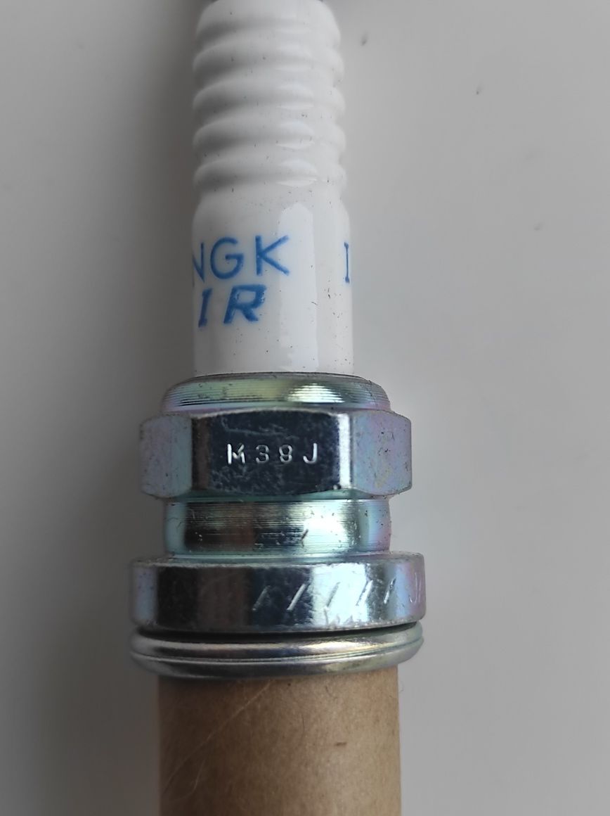 Свеча зажигания NGK IZFR6K-11S 5266