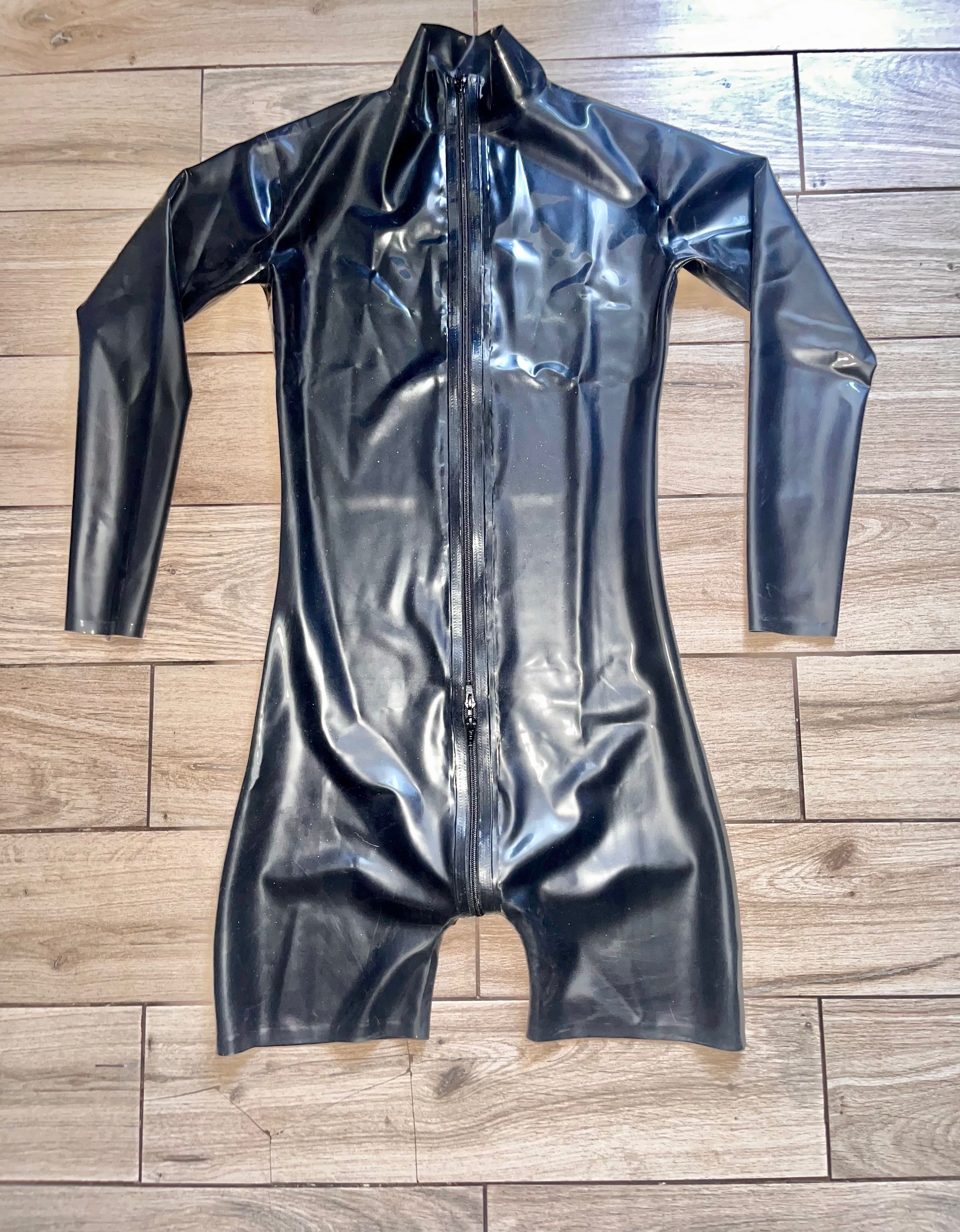 984/ OD RĘKI L body lateks latex kombinezon catsuit długi rękaw szorty