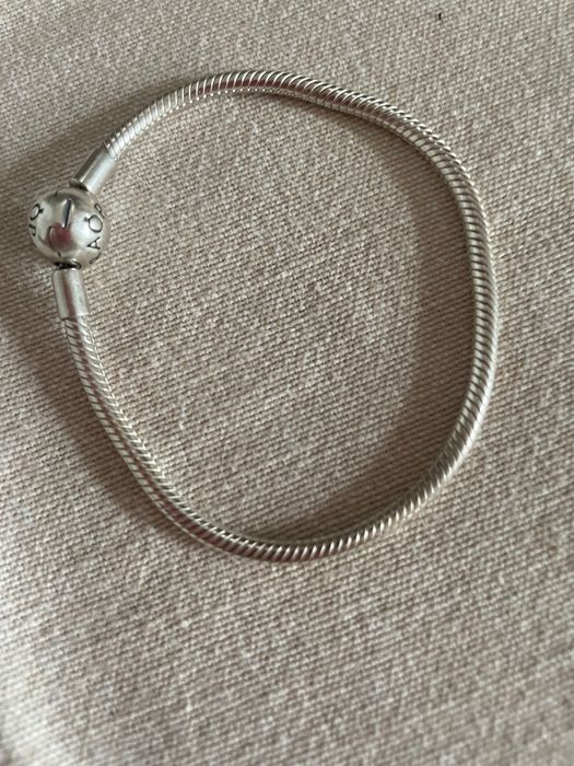 Bransoletka Pandora srebrna z 3 charmsami