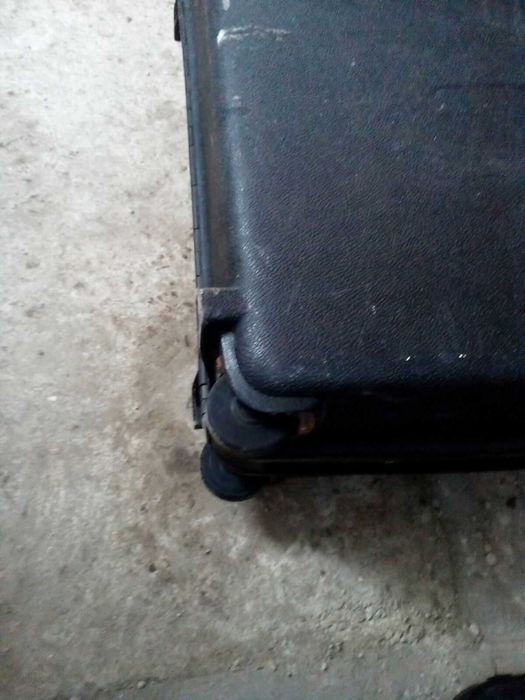 ВАЛіза чемодан пластикова