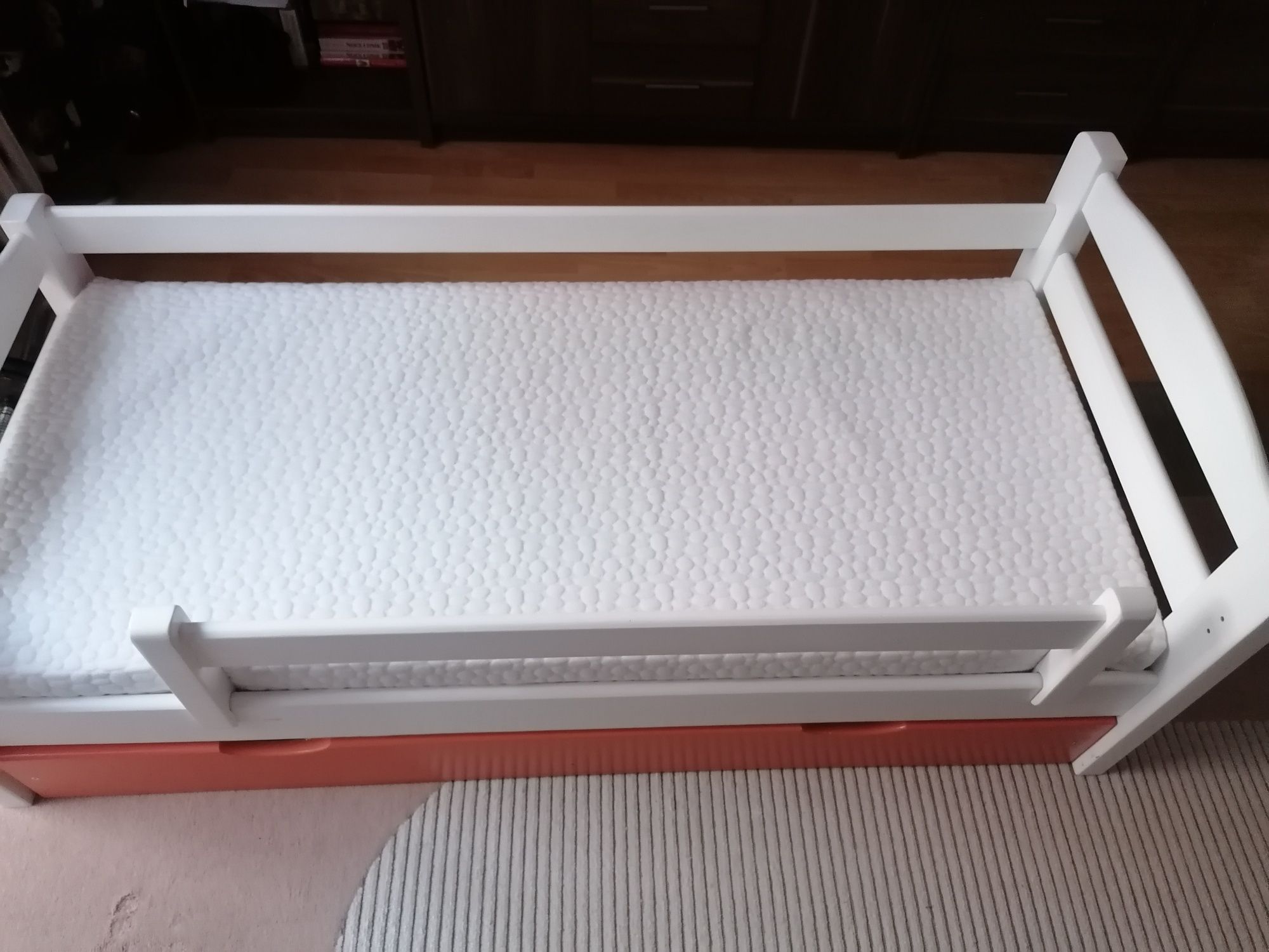 Solidne Łóżko drewniane + polski materac Havea 70x160cm + barierka
