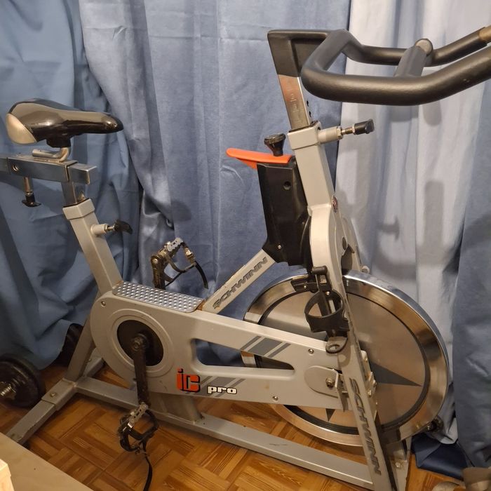 Bicicleta SCHWINN IC PRO prateada