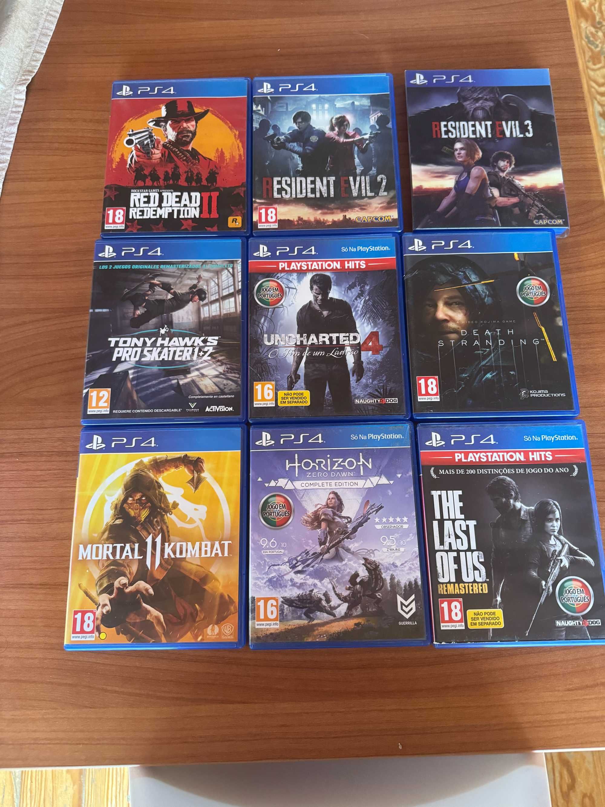 PS4 1Tb com 18 jogos