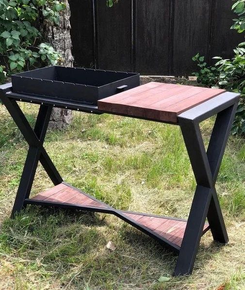 Меблі та декор з металу та дерева