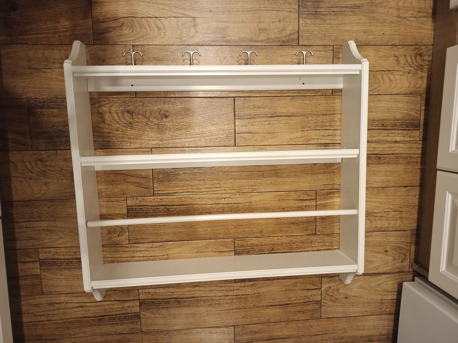 Półka ścienna Ikea na talerze stenstorp