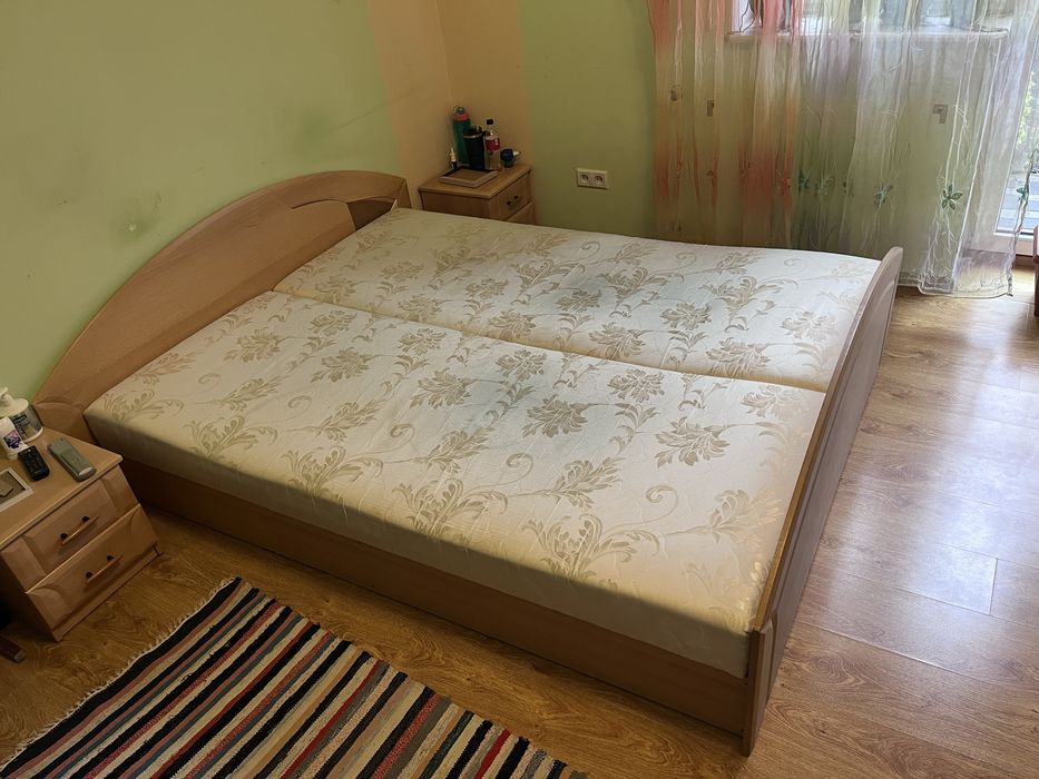 Двоспальне ліжко